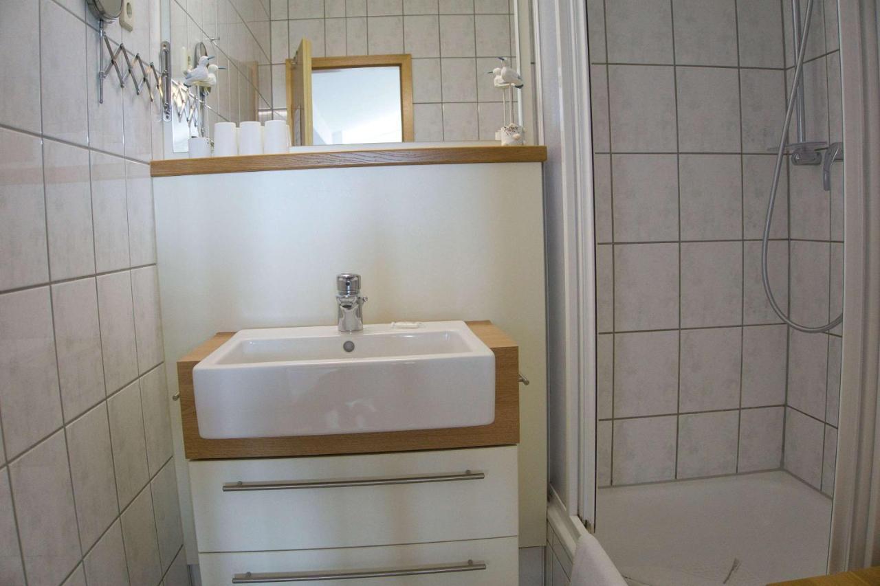 Fewo Mit Meerblick, Gratis Nutzung Vom Ahoi Erlebnisbad Und Sauna In Sellin - Haus Blick Zur See Fewo 11 غورين المظهر الخارجي الصورة