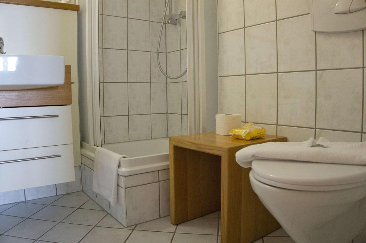 Fewo Mit Meerblick, Gratis Nutzung Vom Ahoi Erlebnisbad Und Sauna In Sellin - Haus Blick Zur See Fewo 11 غورين المظهر الخارجي الصورة